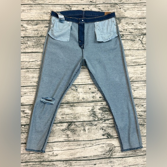 Levi's Women's Heritage High Rise Jeans, Size 20 W35, Distressed Knee, Raw Hem - Picture 10 of 14